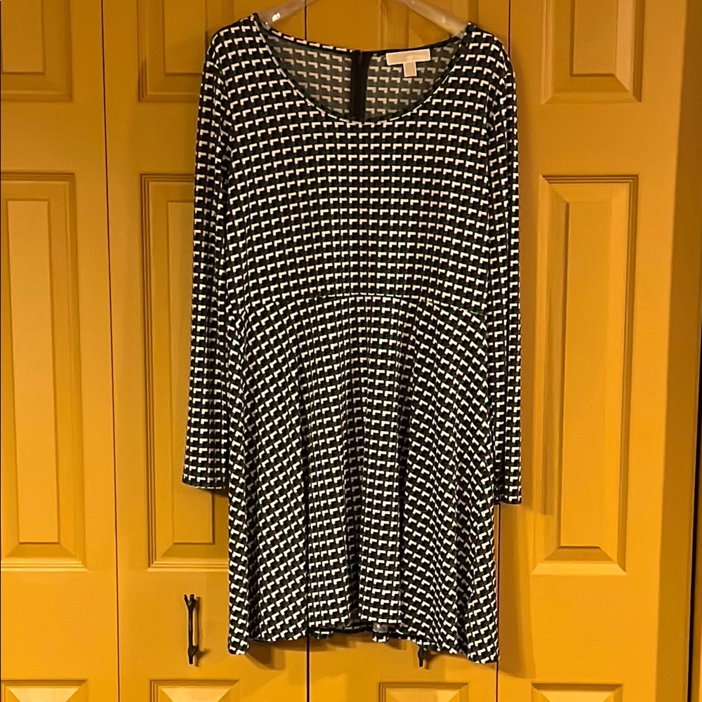 Michael Kors green, burgundy and cream patterned dress.  EUC size XL